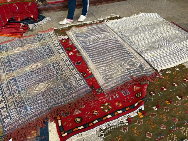 Bazaar Stroll & Souvenir Finds